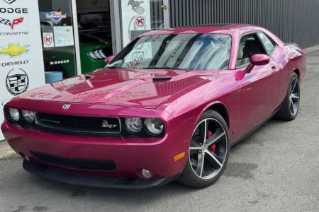 Dodge Challenger SRT8 6,1L FURIOUS FUSHIA 069/400